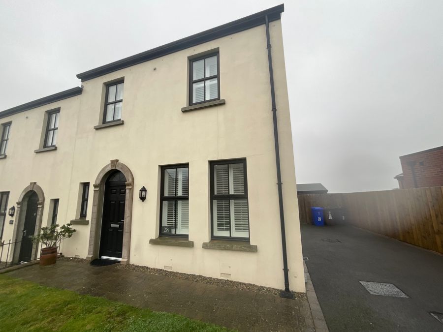 28 Castlegowan Crescent