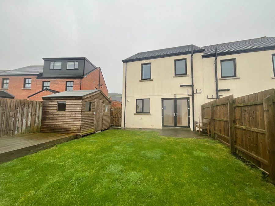 28 Castlegowan Crescent