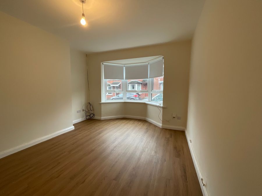 9 Sydney Street West