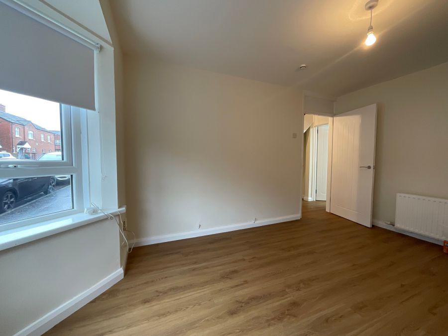 9 Sydney Street West