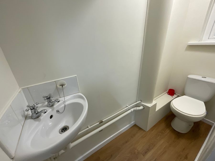 9 Sydney Street West