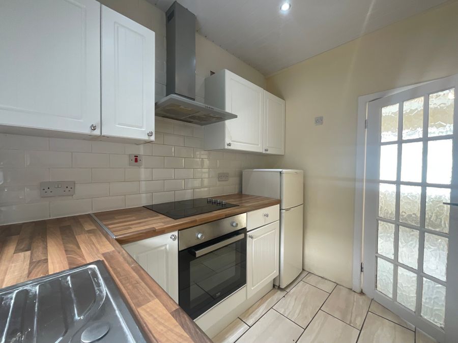 47 Glencairn Crescent