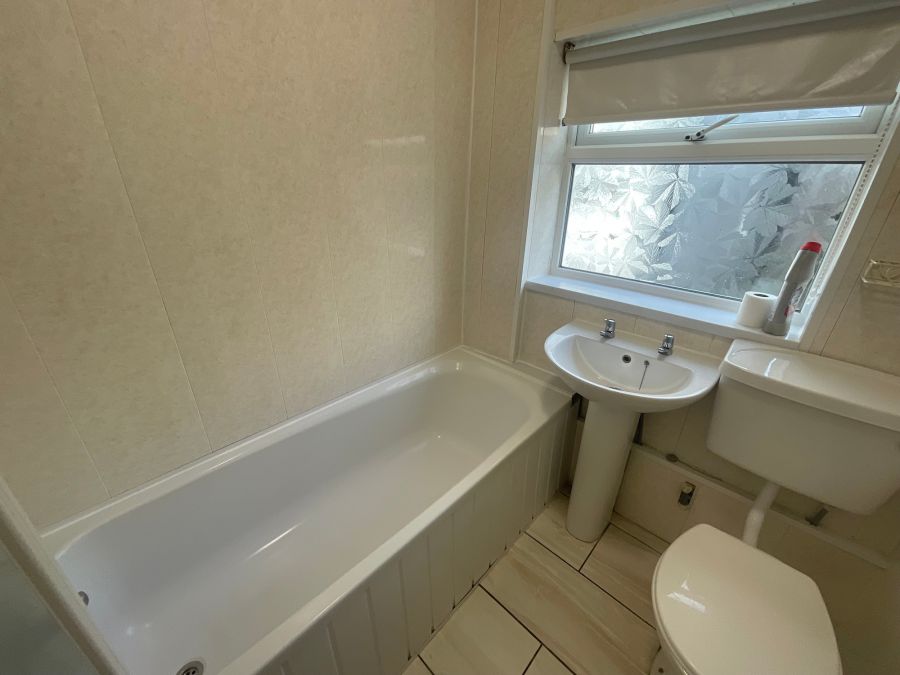 47 Glencairn Crescent