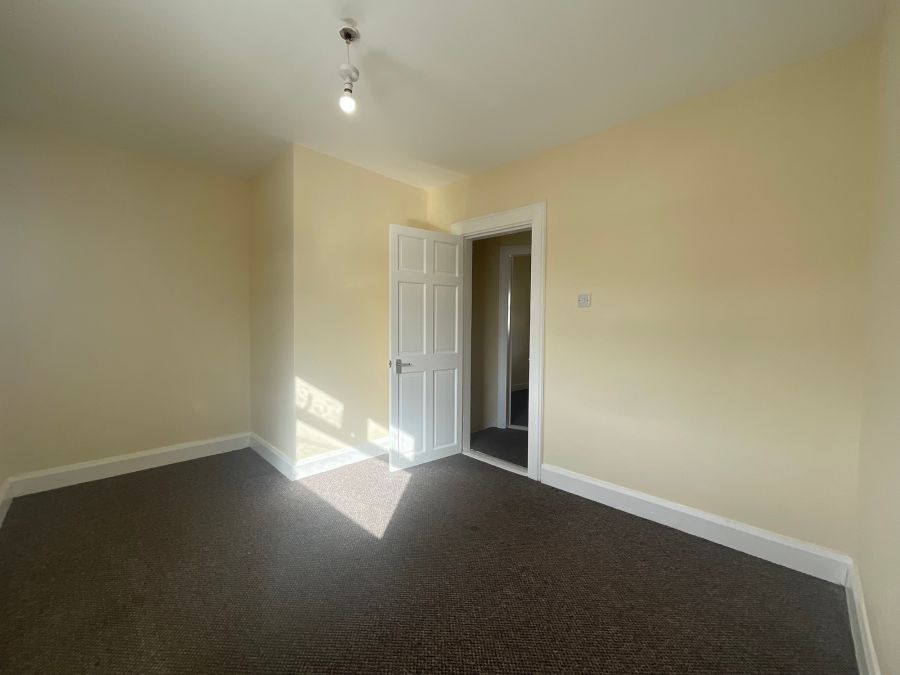 47 Glencairn Crescent