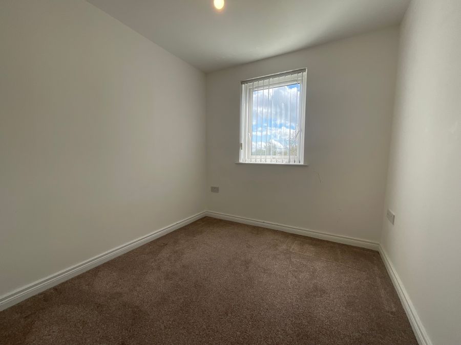 Unit 18, 2 West Circular Close