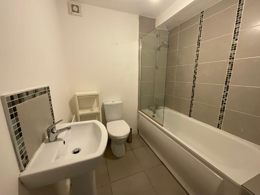 Unit 18, 2 West Circular Close