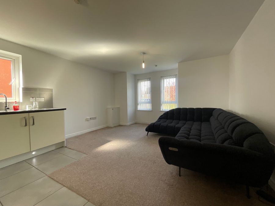 Unit 18, 2 West Circular Close