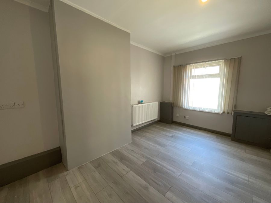 6 Ainsworth Drive