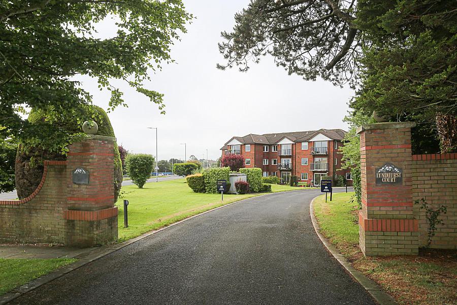 2 Lyndhurst Court 2 Lyndhurst Court