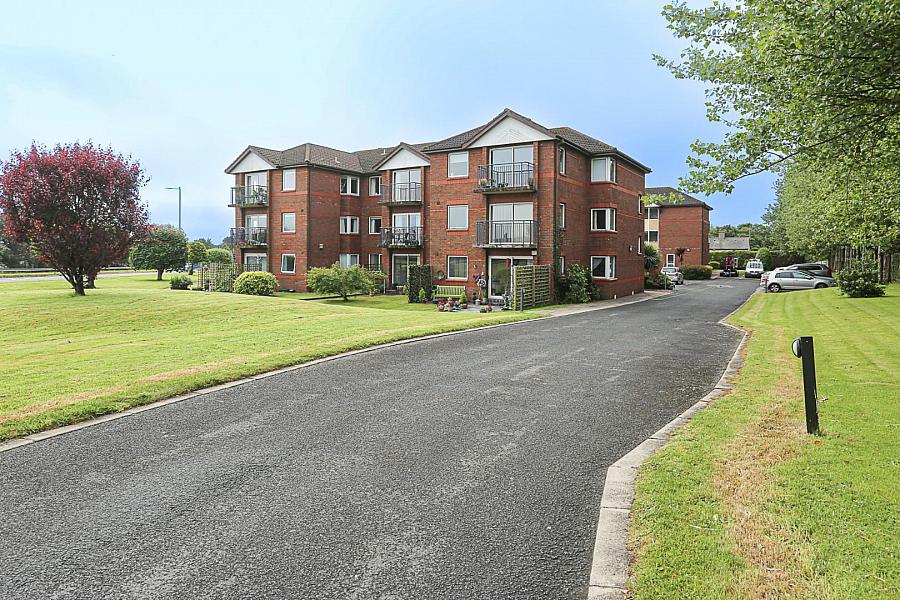 2 Lyndhurst Court