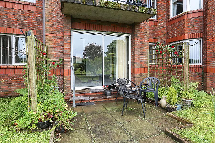 2 Lyndhurst Court