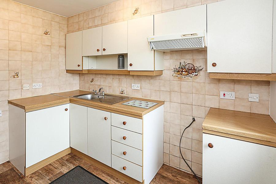 2 Lyndhurst Court