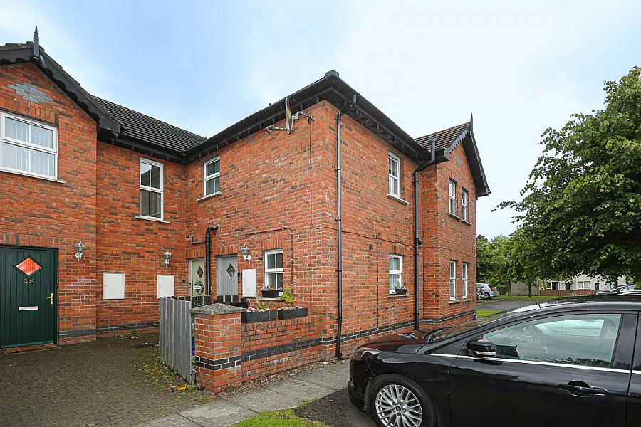 16 Glastry Court