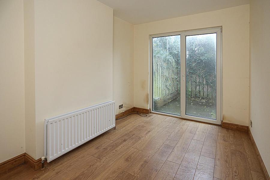 2 Bryansburn Gardens