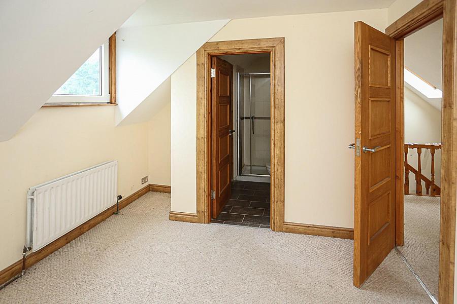 2 Bryansburn Gardens