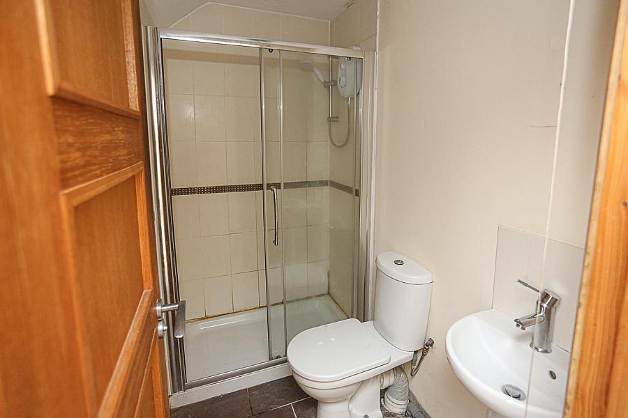 2 Bryansburn Gardens