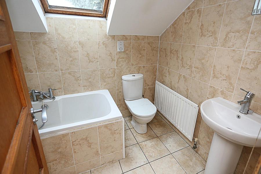 2 Bryansburn Gardens