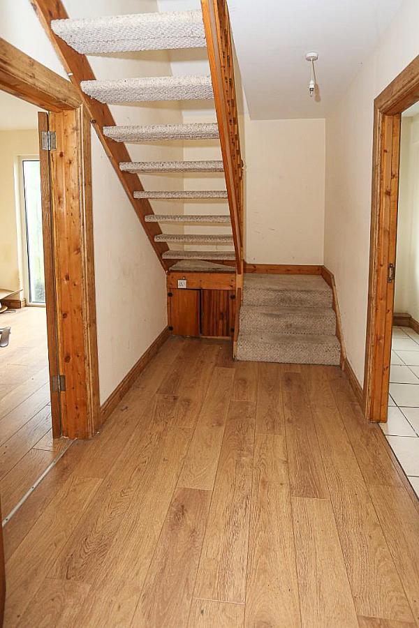 2 Bryansburn Gardens