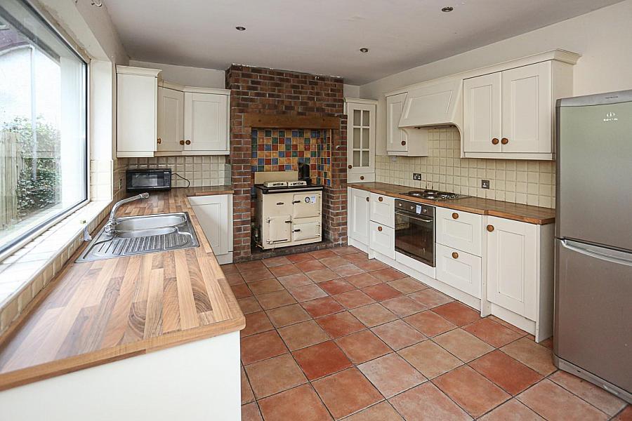 2 Bryansburn Gardens