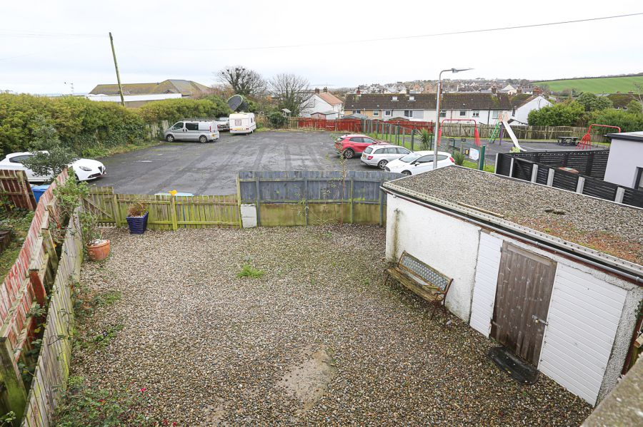 18 Springwell Crescent