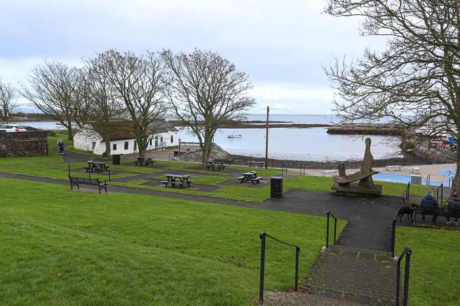 18 Springwell Crescent