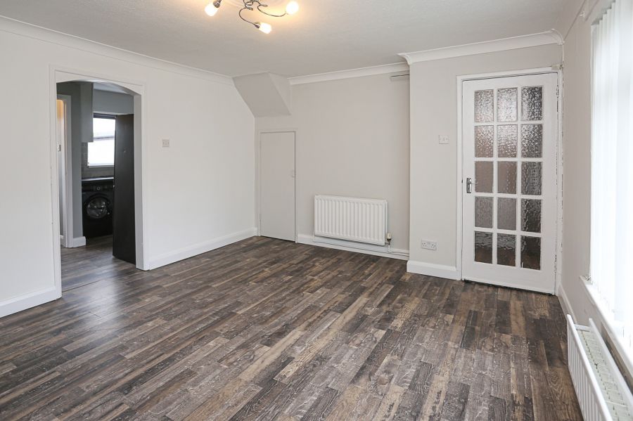 18 Springwell Crescent