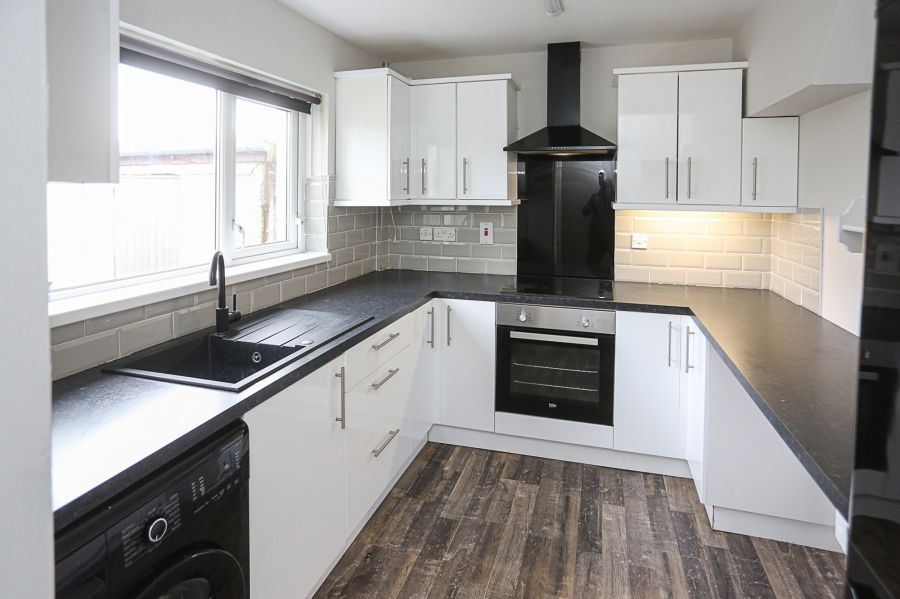 18 Springwell Crescent