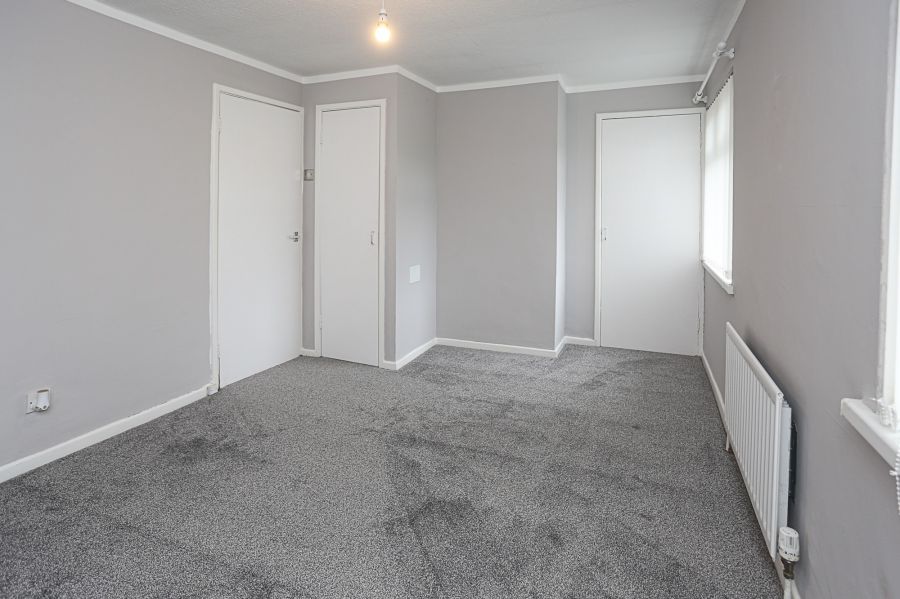 18 Springwell Crescent