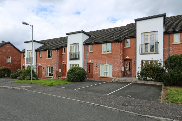 57 Coopers Mill Avenue