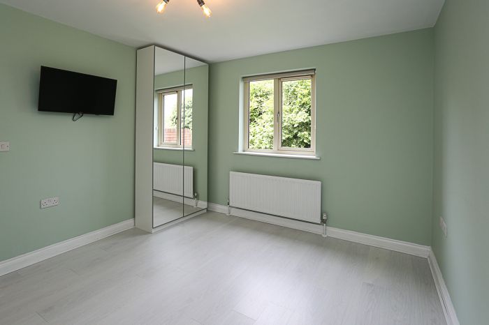 57 Coopers Mill Avenue