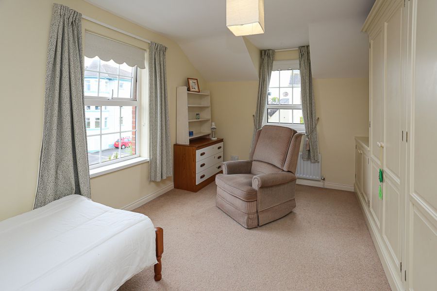 1 Seaforth Close