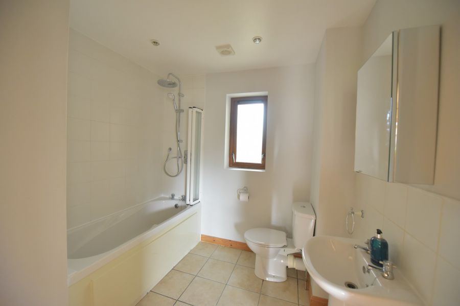 12 Shaftesbury Drive