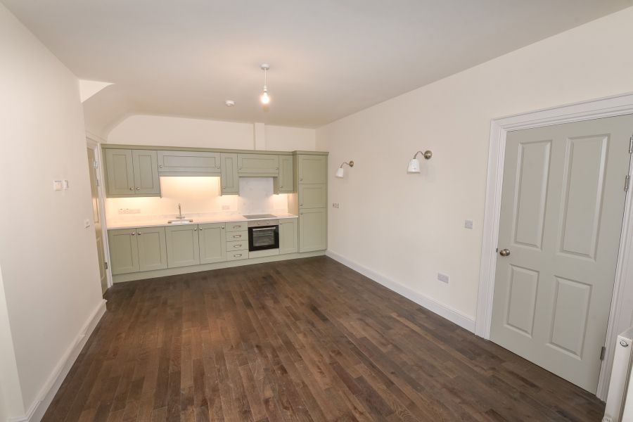 Apt 1, 39 Princetown Road