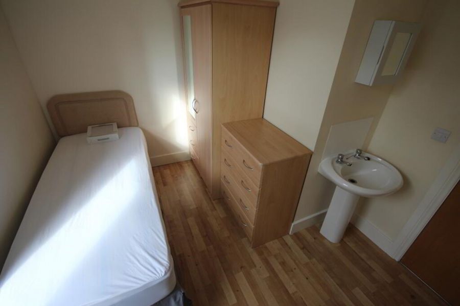 Rooms 123456.7, 12 Malone Avenue