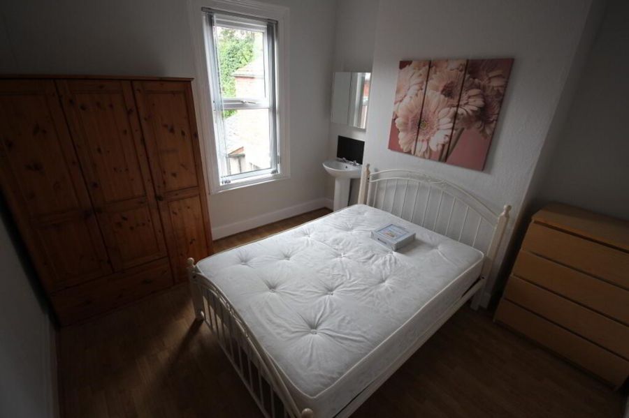 Rooms 123456.7, 12 Malone Avenue