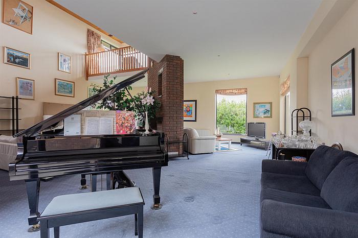 16 Waddells Hill