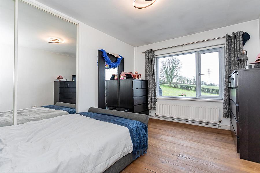 30 Lisnabreeny Road East
