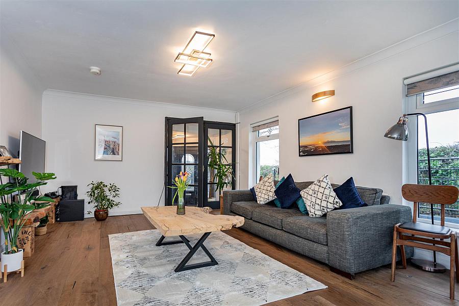 30 Lisnabreeny Road East