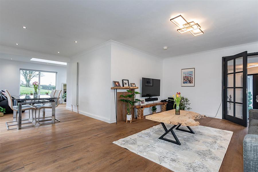 30 Lisnabreeny Road East