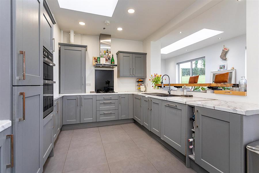 30 Lisnabreeny Road East