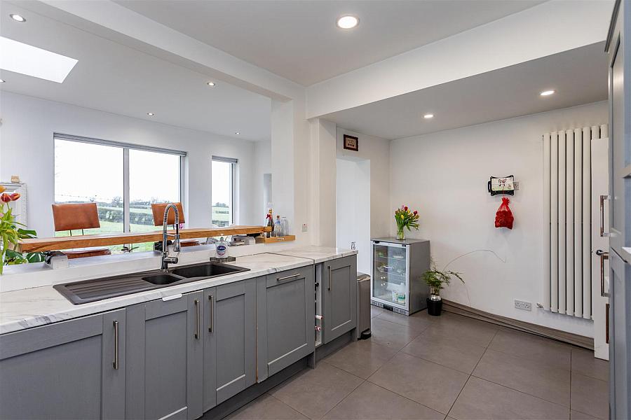 30 Lisnabreeny Road East