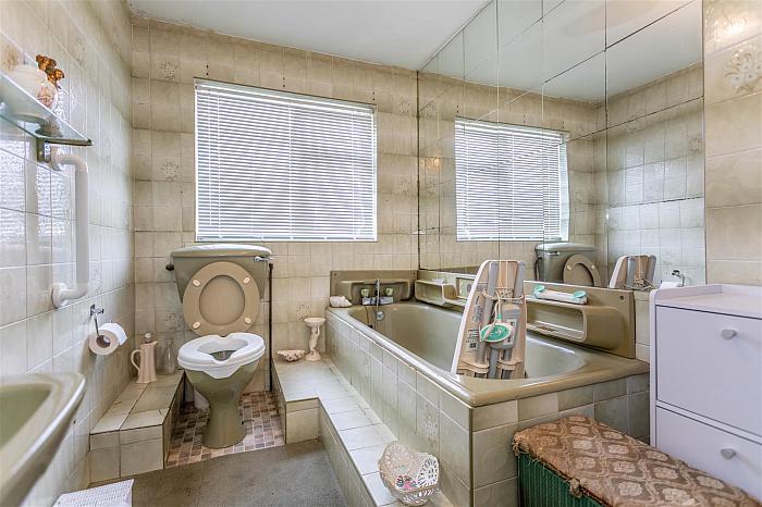 89 Hillsborough Road