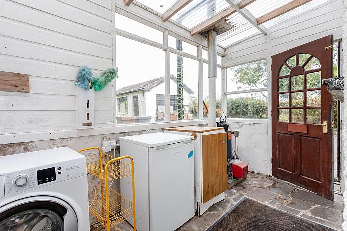 89 Hillsborough Road