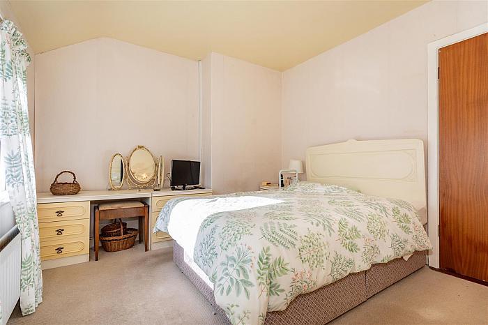 89 Hillsborough Road