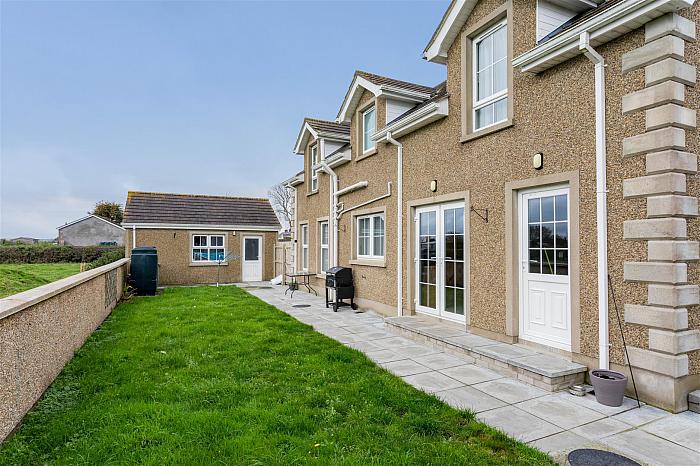 81 Moss Road
