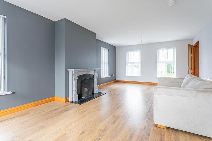 81 Moss Road