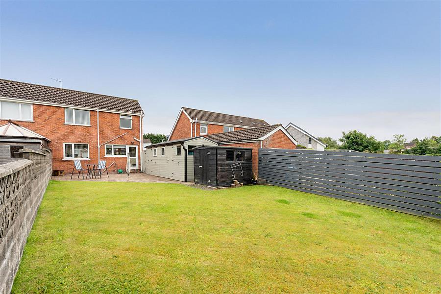 11 Meadow Brook