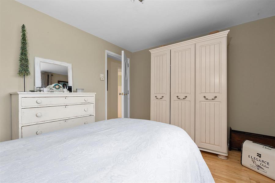 11 Meadow Brook