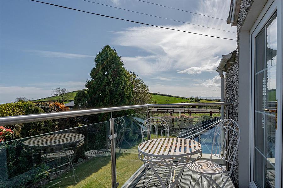 Peartree House, 4 Lower Clay Road