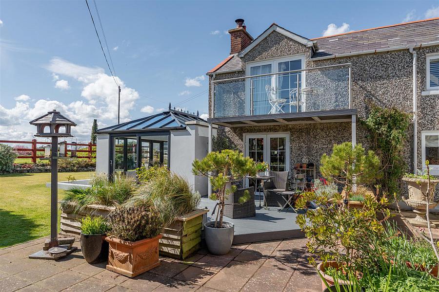 Peartree House, 4 Lower Clay Road